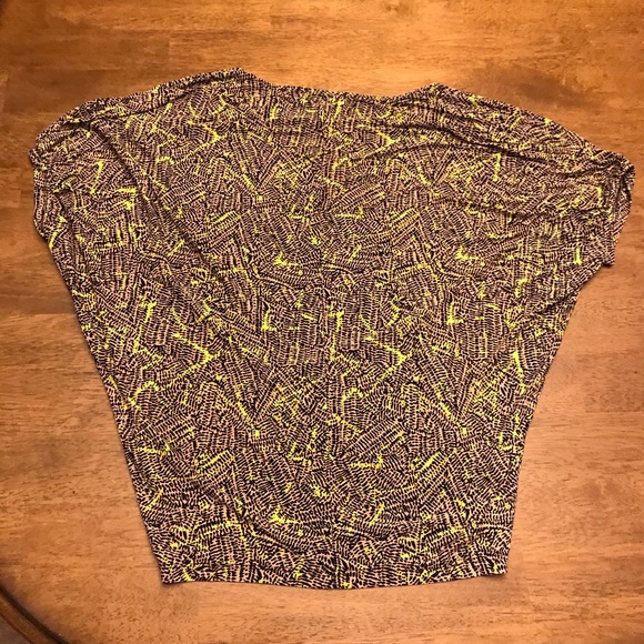 The Limited black, tan, and bright yellow in XS. - Picture 5 of 5